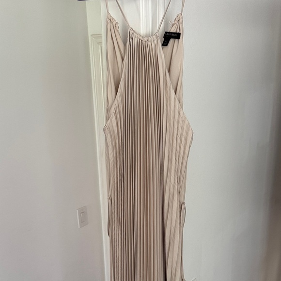 Banana Republic Cream Pleated Dress - Picture 2 of 5